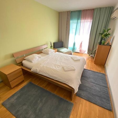 Green Apartment 214 With Private Parking Bucureşti Exterior foto