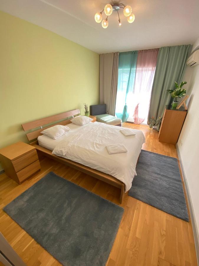 Green Apartment 214 With Private Parking Bucureşti Exterior foto