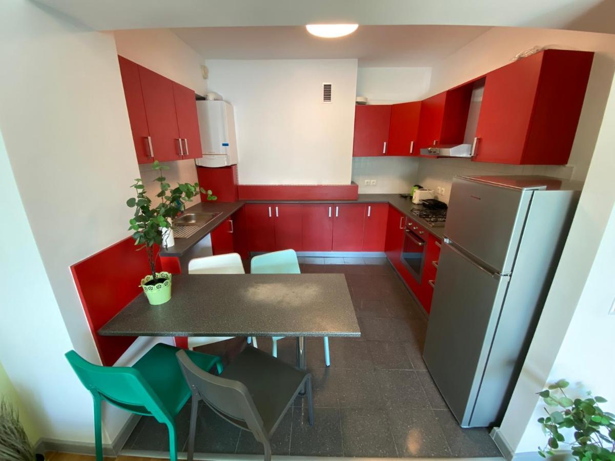 Green Apartment 214 With Private Parking Bucureşti Exterior foto