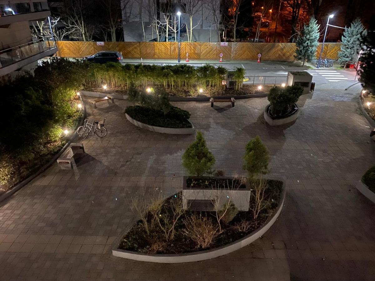 Green Apartment 214 With Private Parking Bucureşti Exterior foto