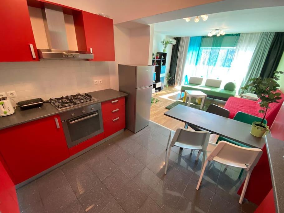 Green Apartment 214 With Private Parking Bucureşti Exterior foto