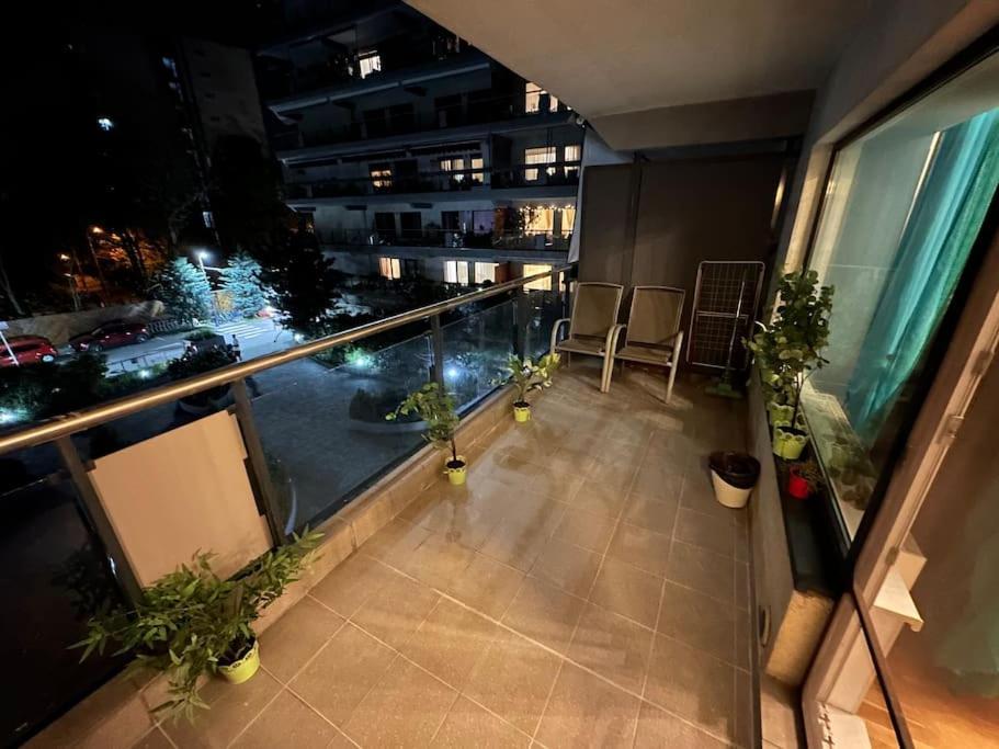 Green Apartment 214 With Private Parking Bucureşti Exterior foto