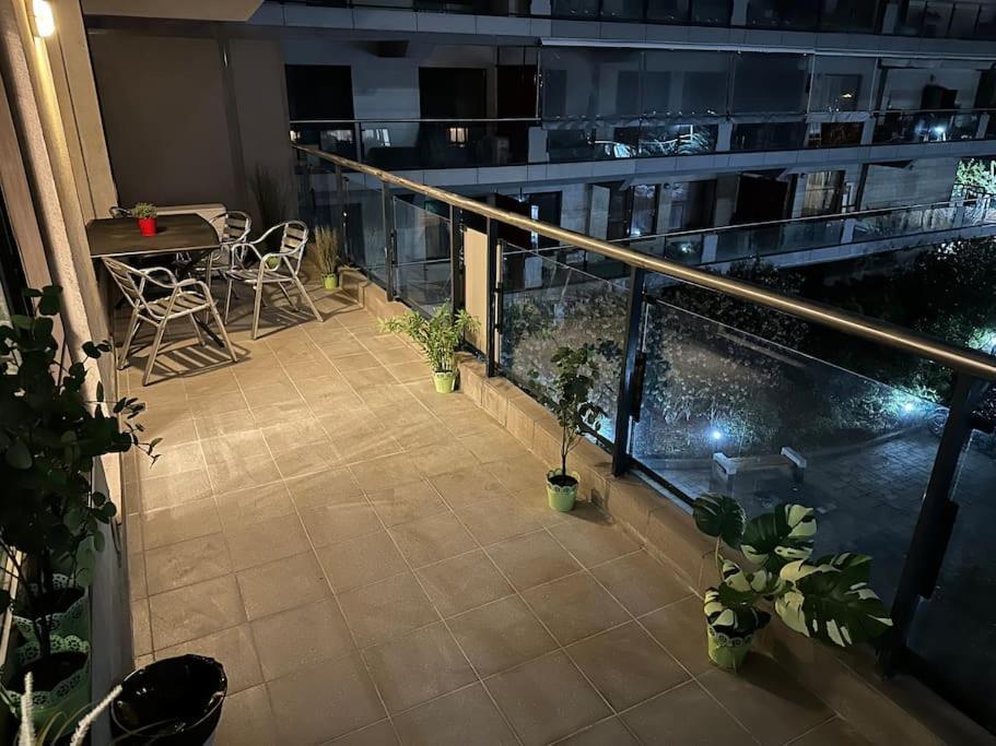 Green Apartment 214 With Private Parking Bucureşti Exterior foto
